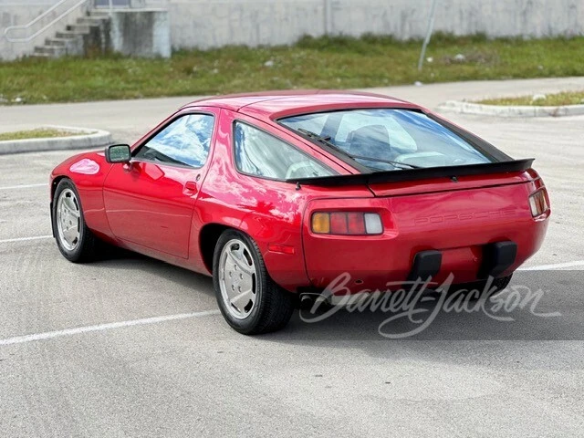 1983 Porsche 928 S - Image 9 of 16
