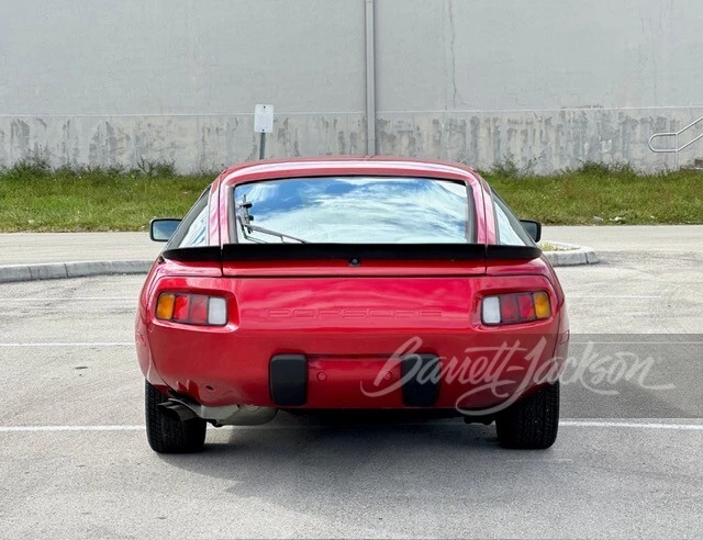 1983 Porsche 928 S - Image 11 of 16