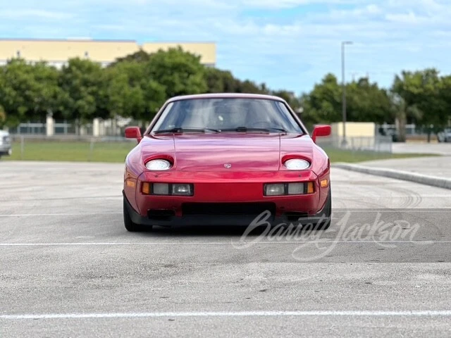 1983 Porsche 928 S - Image 15 of 16