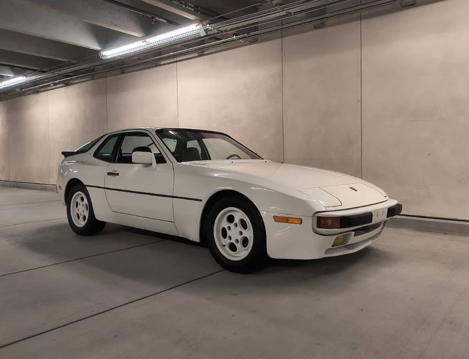 1983 Porsche 944 - Image 2 of 9
