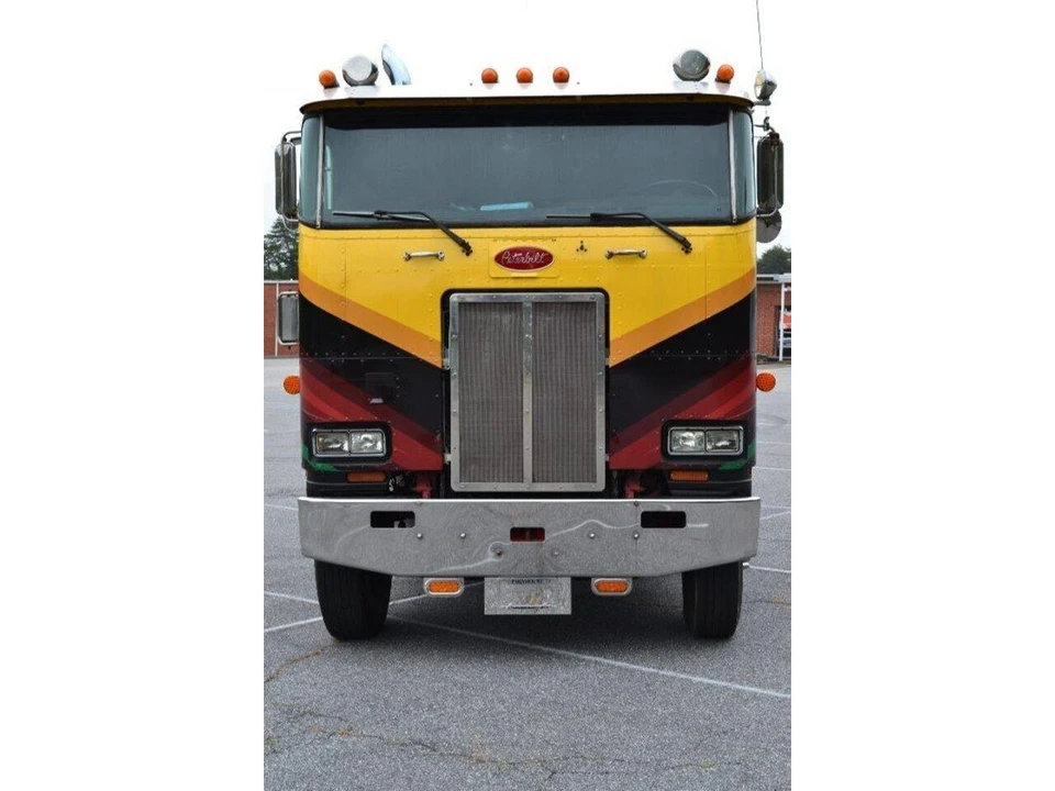 1983 Peterbilt - Image 5 of 31