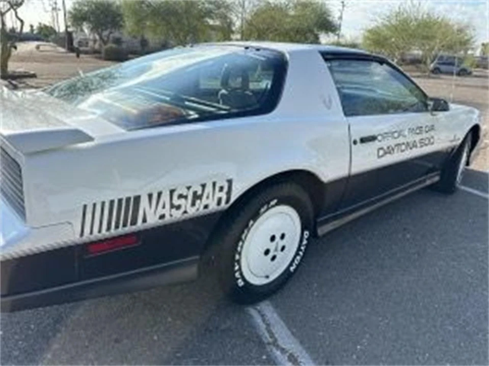 1983 Pontiac Firebird 3rd Gen - Image 9 of 14