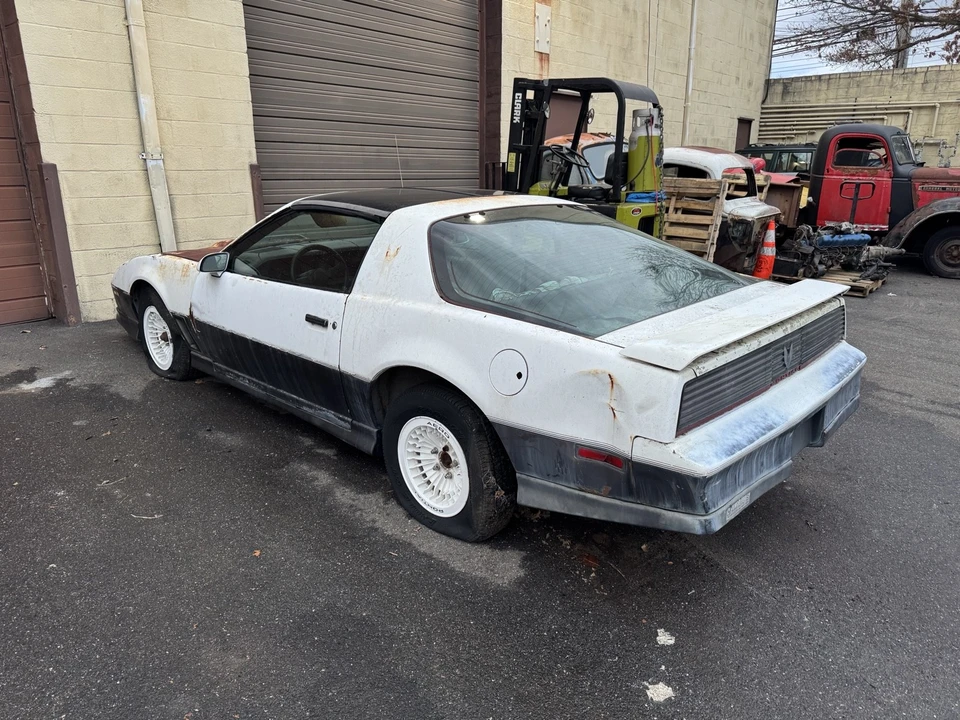 1983 Pontiac Firebird Trans Am 3rd Gen - Image 7 of 21