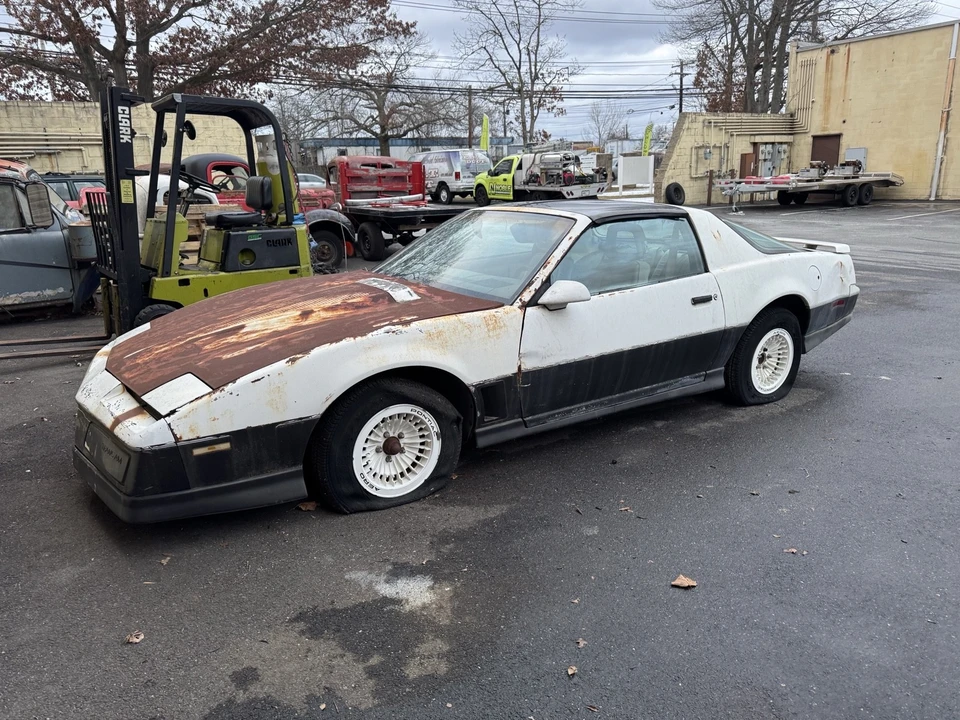 1983 Pontiac Firebird Trans Am 3rd Gen - Image 8 of 21
