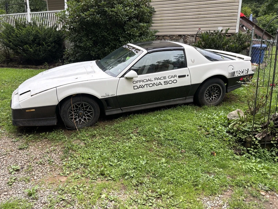 1983 Pontiac Firebird Trans Am 3rd Gen - Image 3 of 31