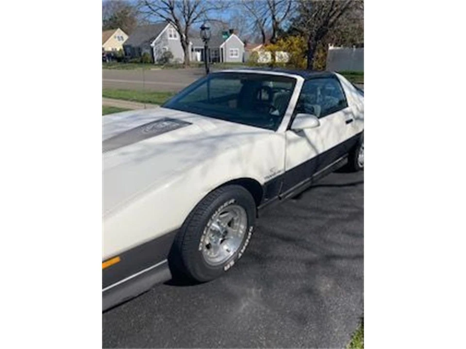 1983 Pontiac Firebird Trans Am 3rd Gen - Image 4 of 27