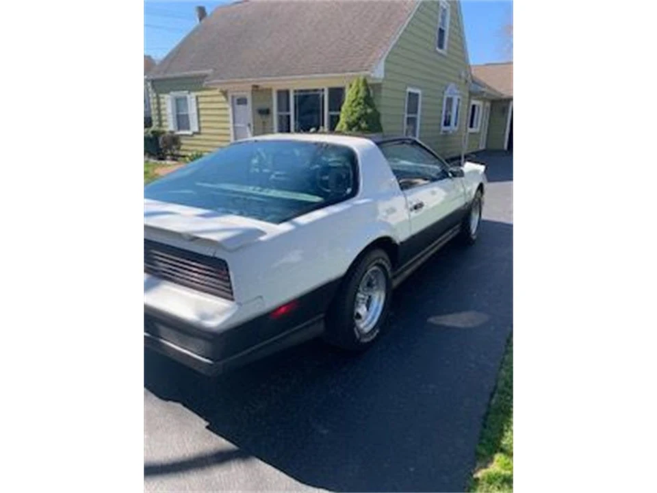 1983 Pontiac Firebird Trans Am 3rd Gen - Image 8 of 27