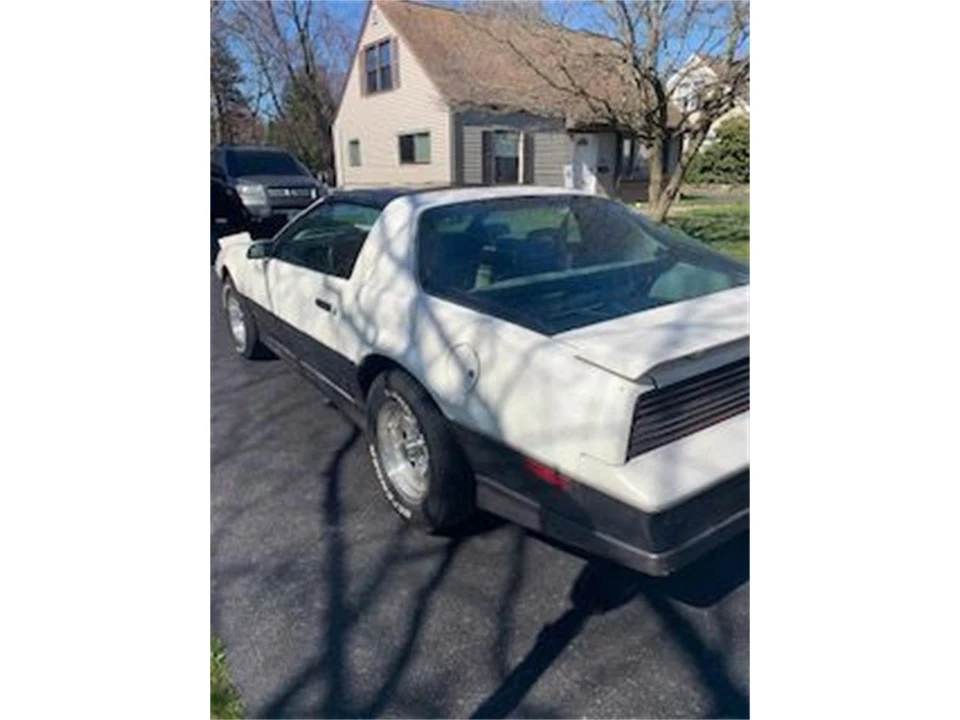 1983 Pontiac Firebird Trans Am 3rd Gen - Image 6 of 27