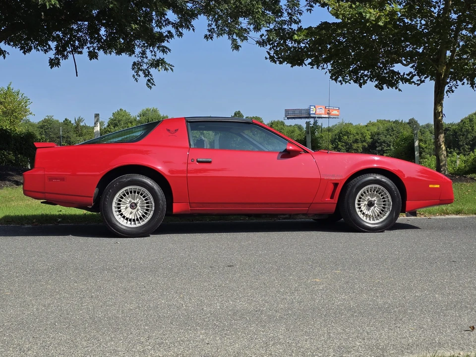 1983 Pontiac Firebird Trans Am 3rd Gen - Image 21 of 31