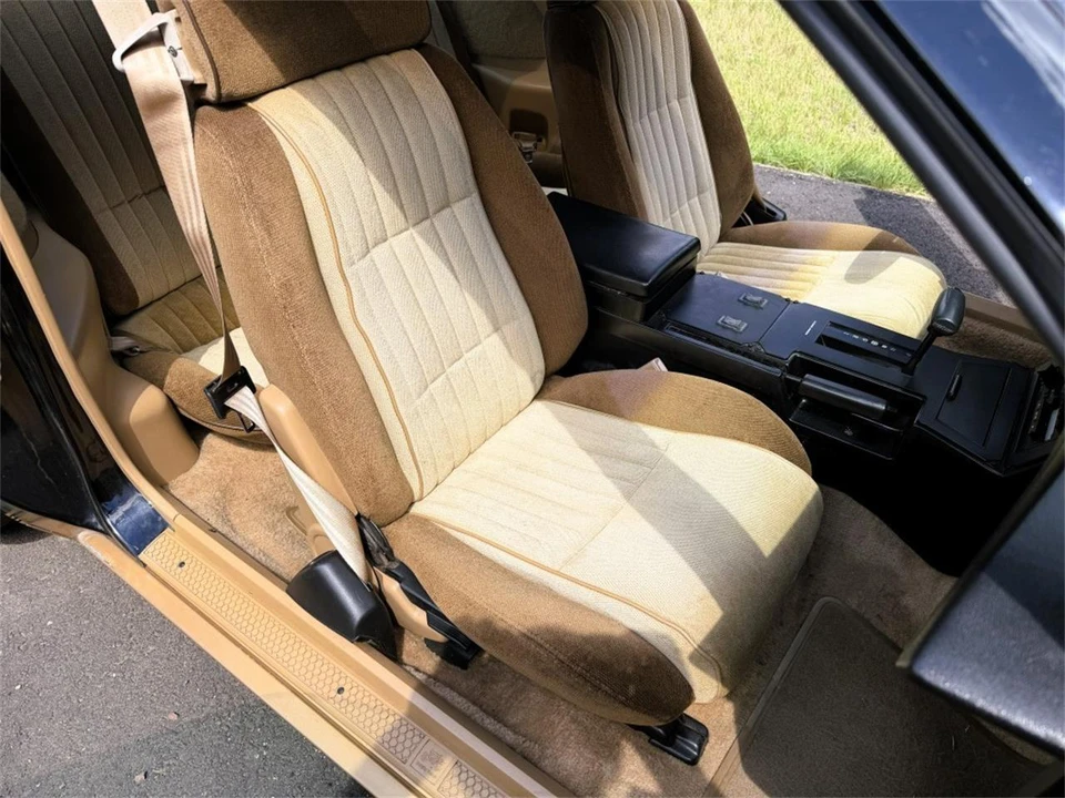 1983 Pontiac Firebird Trans Am 3rd Gen - Image 8 of 12