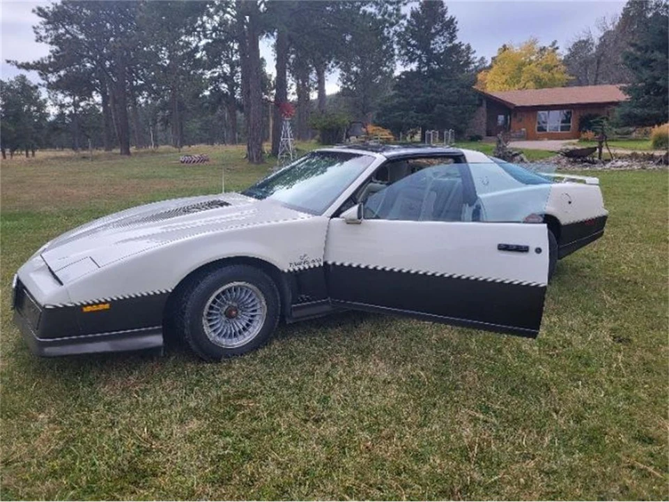1983 Pontiac Firebird Trans Am 3rd Gen - Image 5 of 30