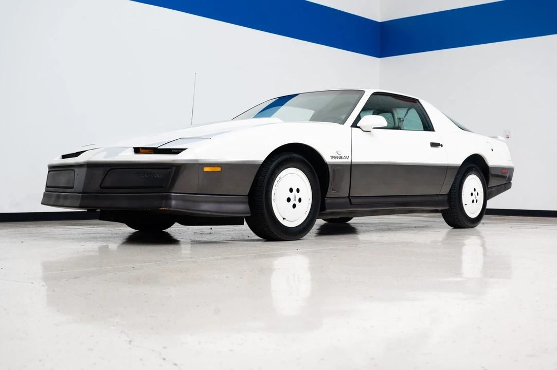 1983 Pontiac Firebird Trans Am 3rd Gen - Image 4 of 31