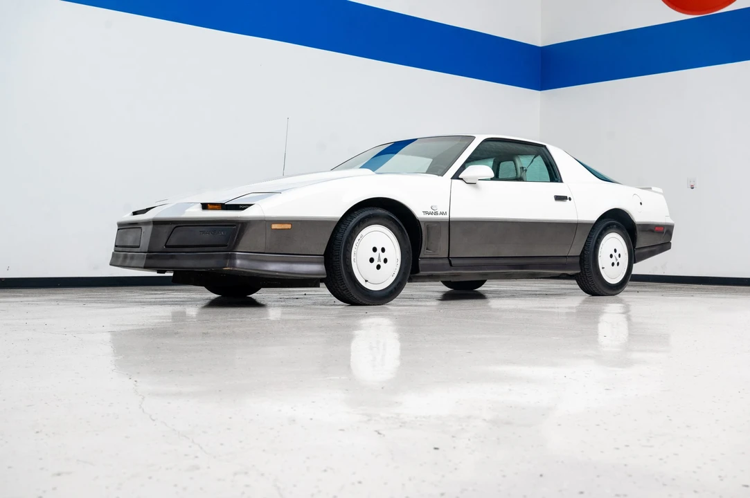 1983 Pontiac Firebird Trans Am 3rd Gen - Image 3 of 31