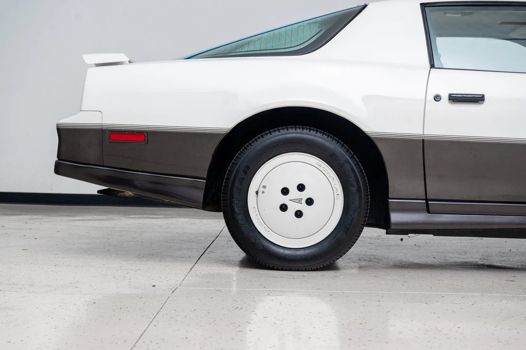 1983 Pontiac Firebird Trans Am 3rd Gen - Image 21 of 31