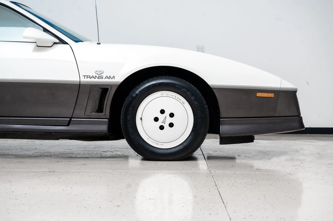 1983 Pontiac Firebird Trans Am 3rd Gen - Image 22 of 31