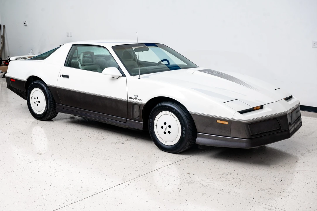 1983 Pontiac Firebird Trans Am 3rd Gen - Image 15 of 31