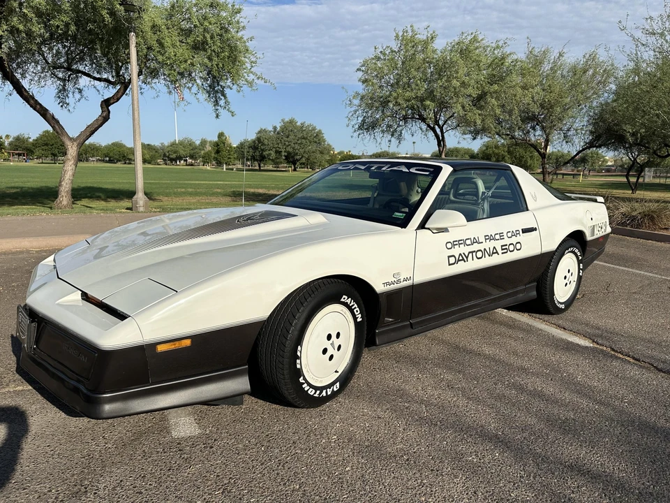 1983 Pontiac Firebird Trans Am 3rd Gen - Image 2 of 31