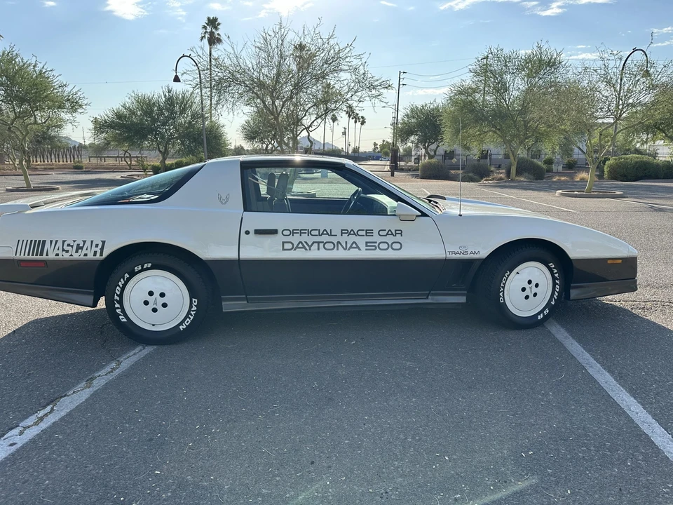 1983 Pontiac Firebird Trans Am 3rd Gen - Image 24 of 31