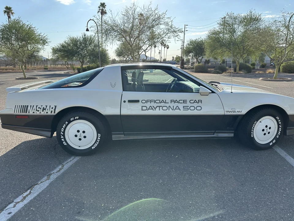 1983 Pontiac Firebird Trans Am 3rd Gen - Image 25 of 31