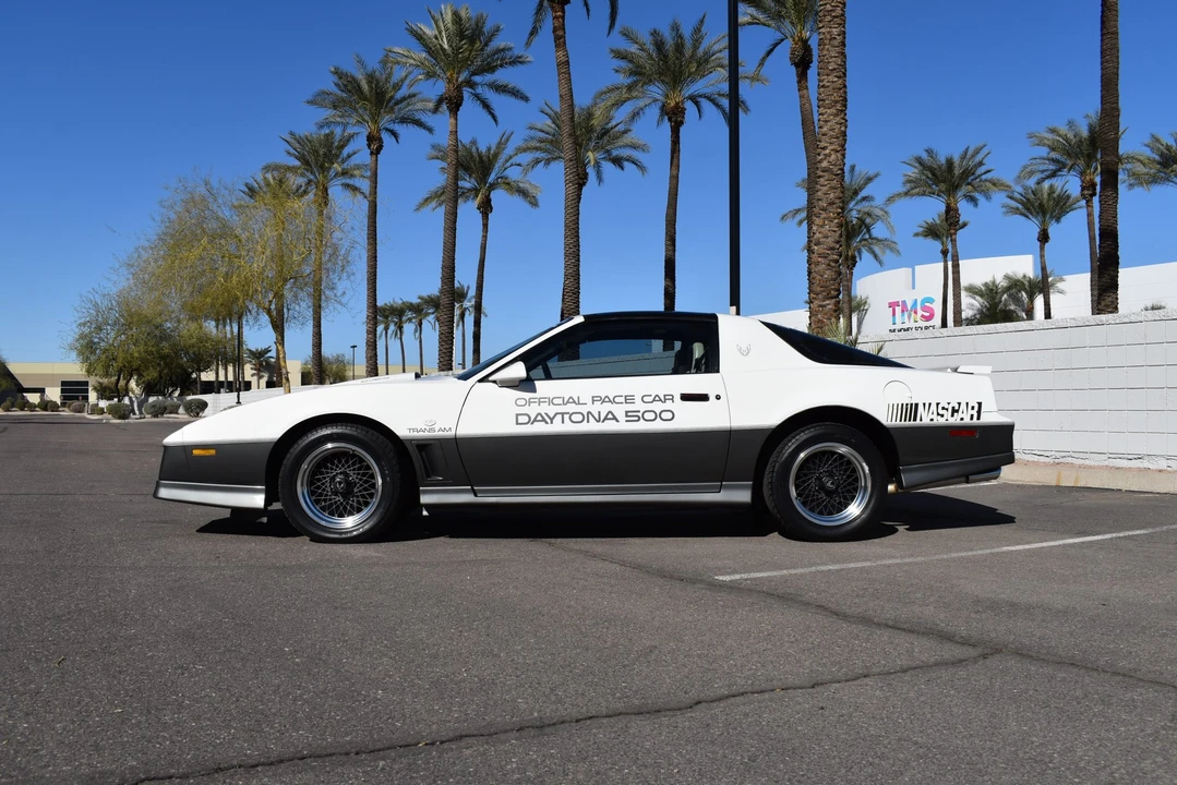 1983 Pontiac Firebird Trans Am 3rd Gen - Image 9 of 31
