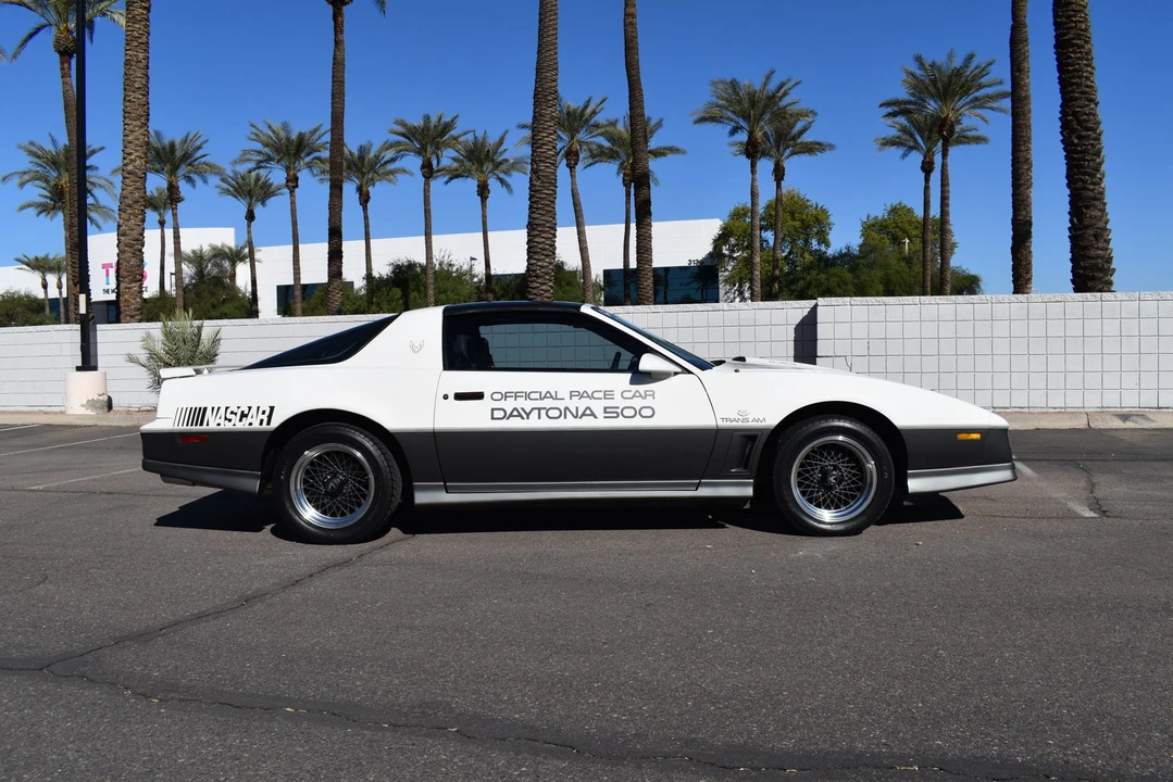 1983 Pontiac Firebird Trans Am 3rd Gen - Image 16 of 31