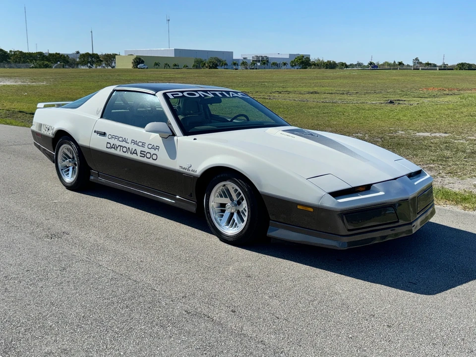 1983 Pontiac Firebird Trans Am 3rd Gen - Image 18 of 31