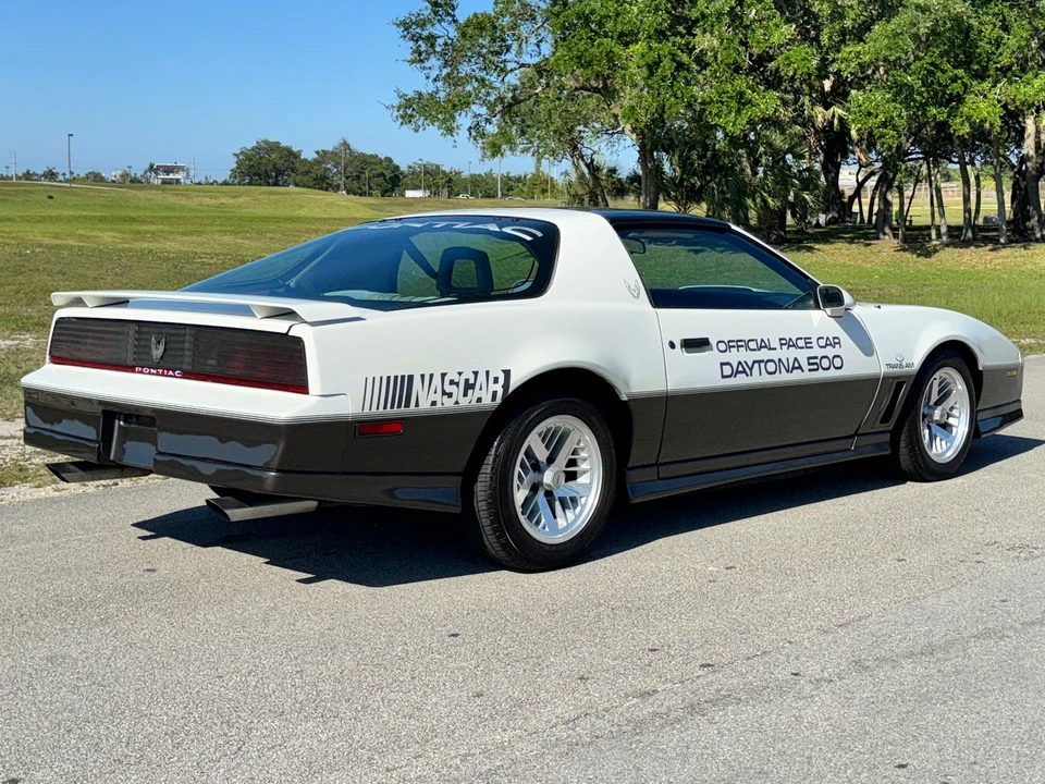 1983 Pontiac Firebird Trans Am 3rd Gen - Image 14 of 31