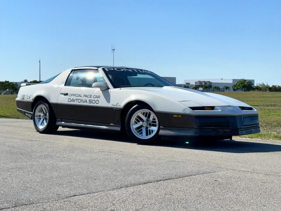1983 Pontiac Firebird Trans Am 3rd Gen - Image 16 of 31