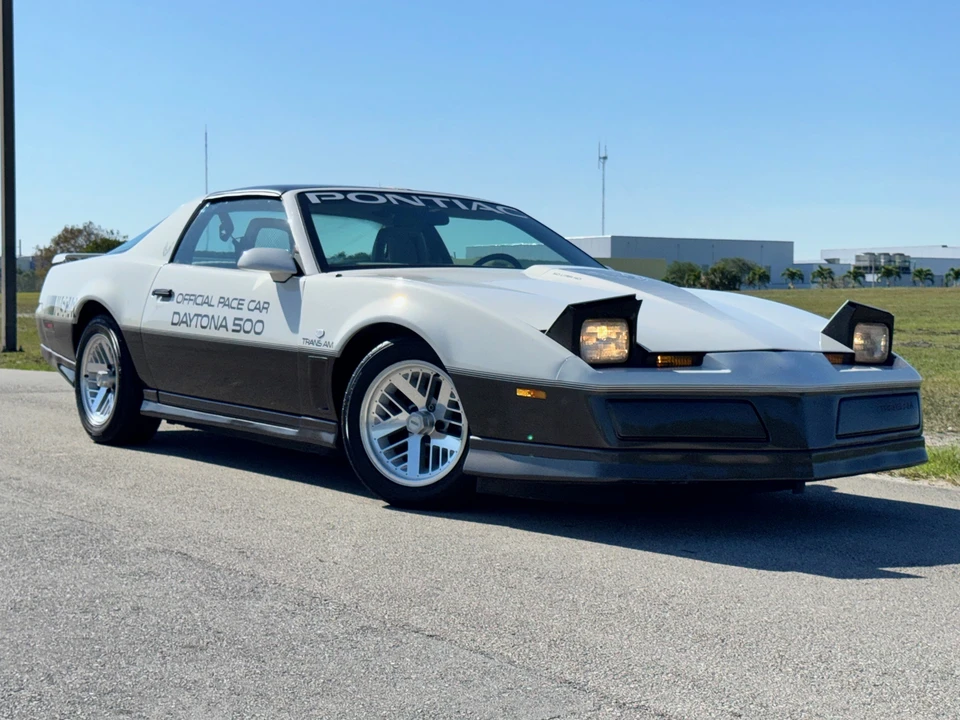 1983 Pontiac Firebird Trans Am 3rd Gen - Image 17 of 31