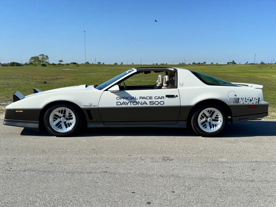 1983 Pontiac Firebird Trans Am 3rd Gen - Image 5 of 31