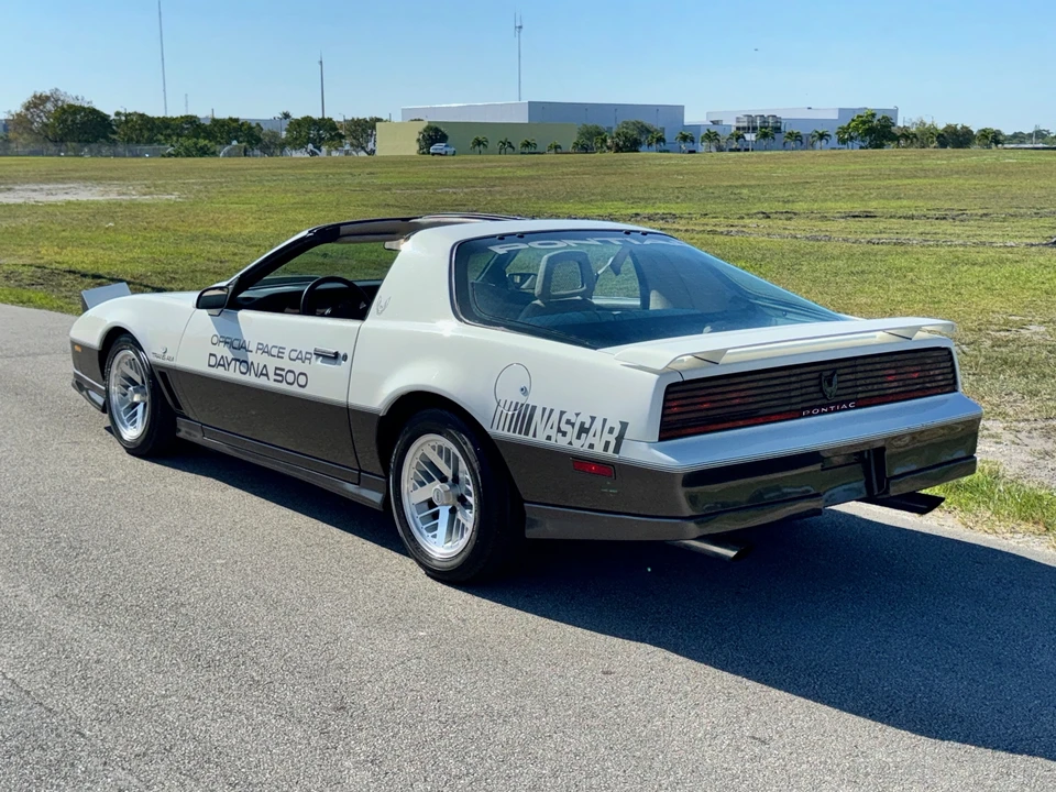 1983 Pontiac Firebird Trans Am 3rd Gen - Image 7 of 31