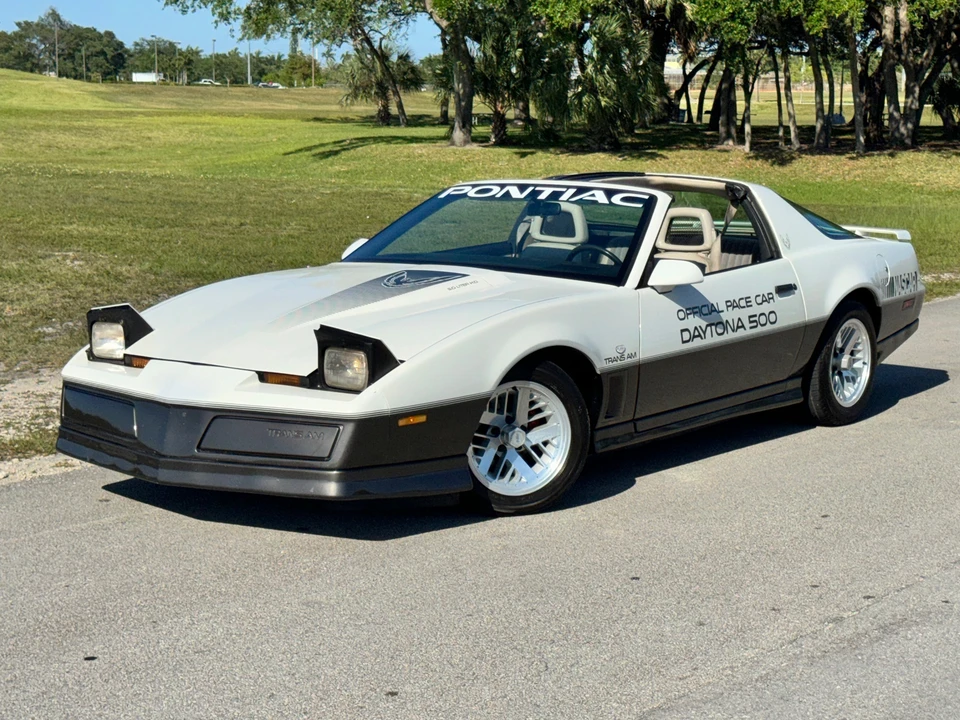 1983 Pontiac Firebird Trans Am 3rd Gen - Image 3 of 31