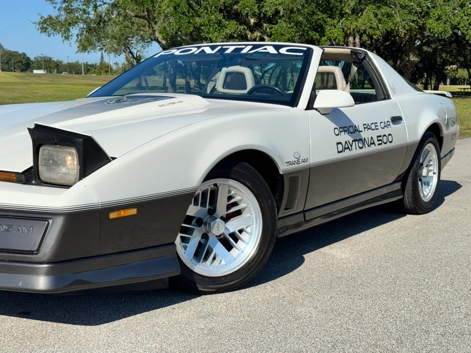 1983 Pontiac Firebird Trans Am 3rd Gen - Image 25 of 31