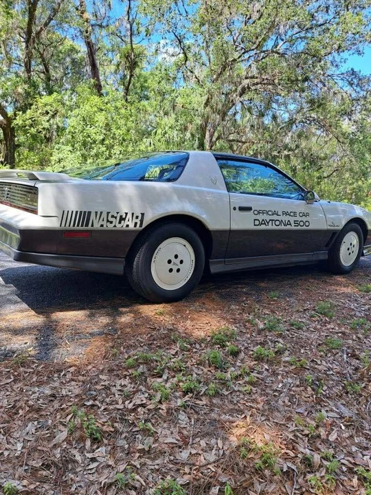 1983 Pontiac Firebird Trans Am 3rd Gen - Image 2 of 8
