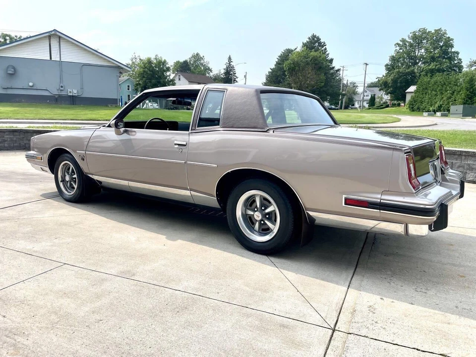 1983 Pontiac Grand Prix 3rd+ Gen - Image 4 of 31