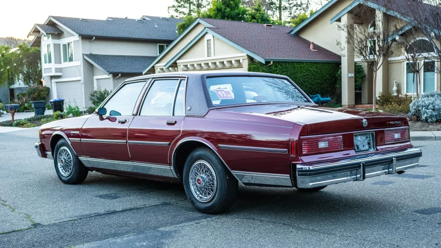 1983 Pontiac Parisienne - Image 8 of 31