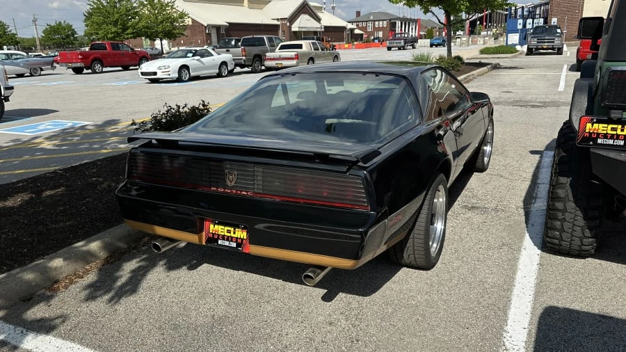1983 Pontiac Firebird Trans Am 3rd Gen - Image 5 of 12
