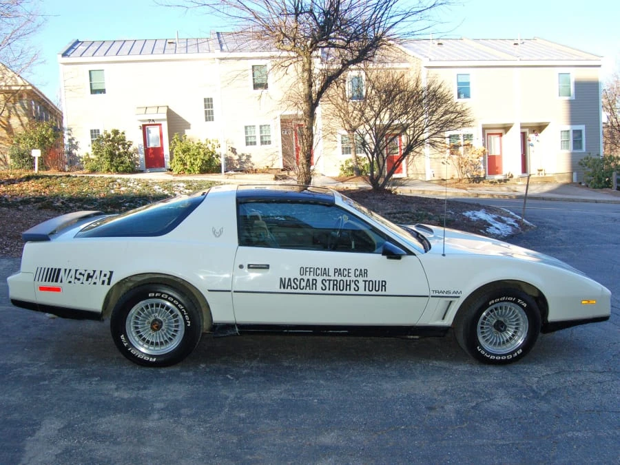 1983 Pontiac Firebird Trans Am 3rd Gen - Image 3 of 8