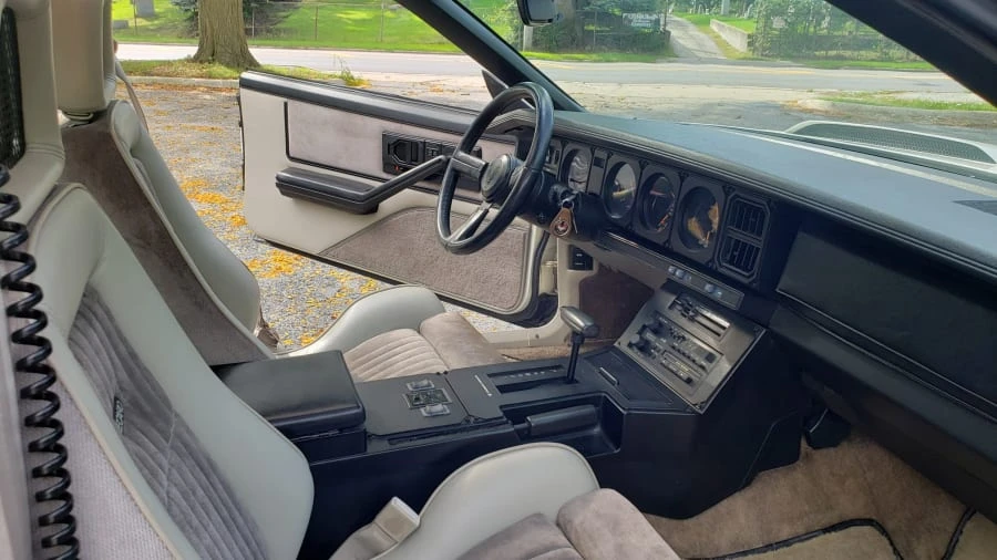 1983 Pontiac Firebird Trans Am 3rd Gen - Image 5 of 12