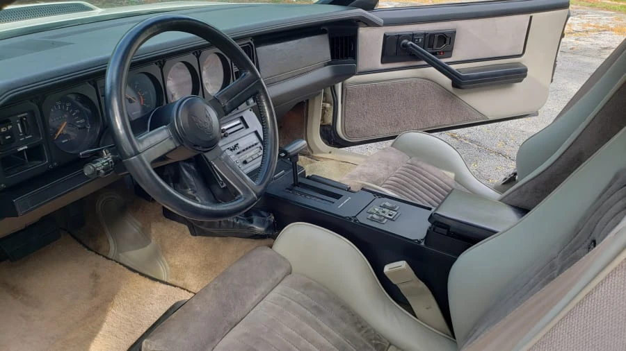 1983 Pontiac Firebird Trans Am 3rd Gen - Image 4 of 12