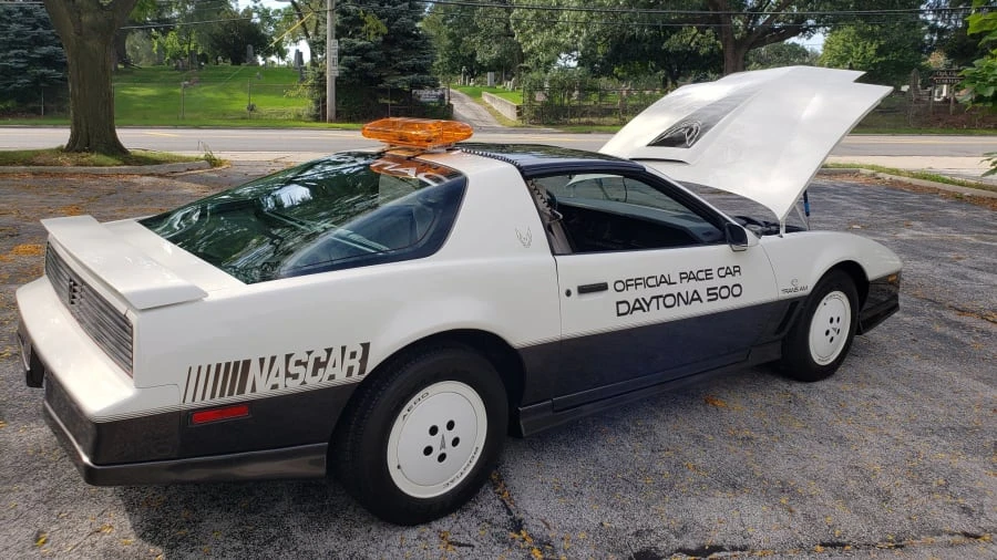 1983 Pontiac Firebird Trans Am 3rd Gen - Image 8 of 12