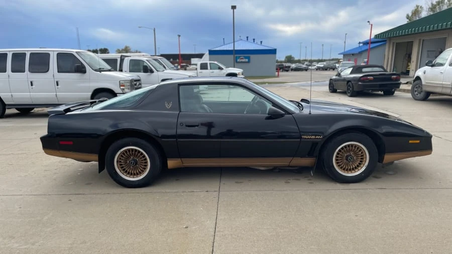 1983 Pontiac Firebird Trans Am 3rd Gen - Image 7 of 18