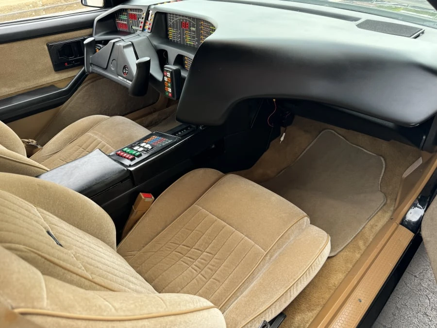 1983 Pontiac Firebird Trans Am 3rd Gen - Image 5 of 10
