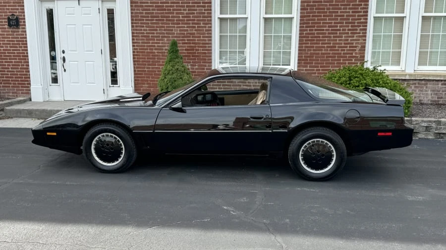1983 Pontiac Firebird Trans Am 3rd Gen - Image 2 of 10