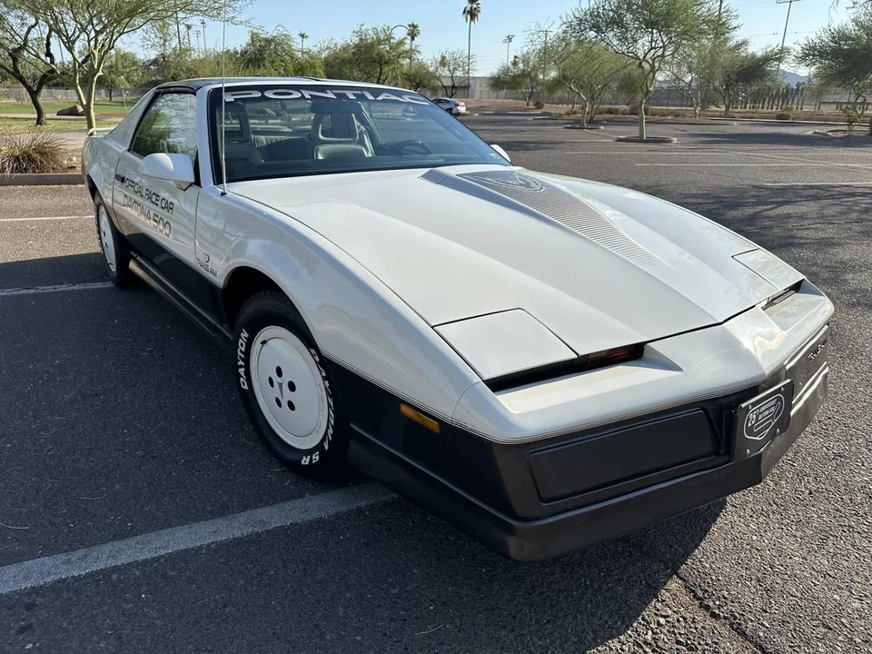 1983 Pontiac - Image 5 of 24
