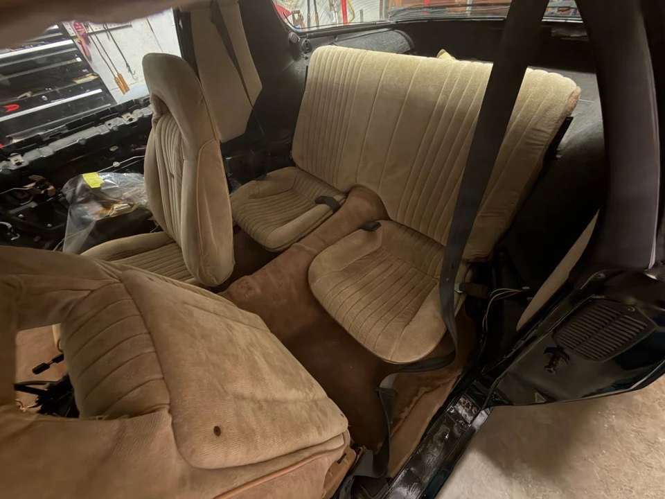 1983 Pontiac - Image 11 of 24