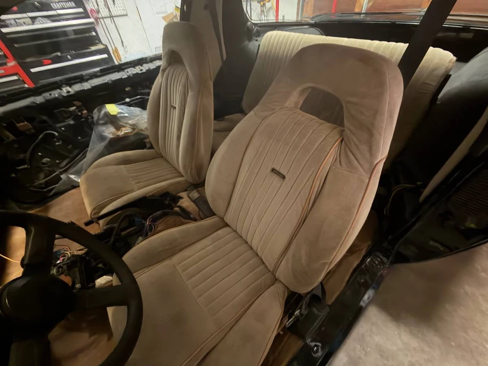 1983 Pontiac - Image 10 of 24