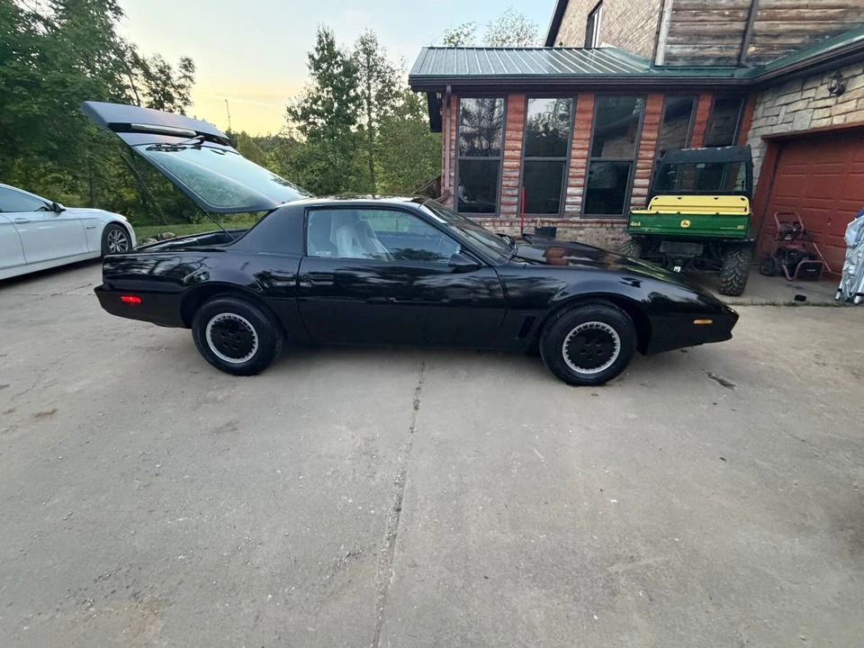 1983 Pontiac - Image 4 of 24