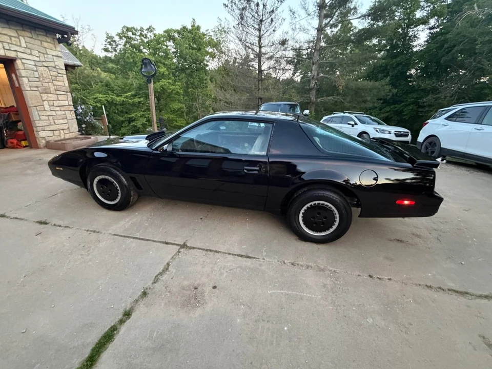1983 Pontiac - Image 3 of 24
