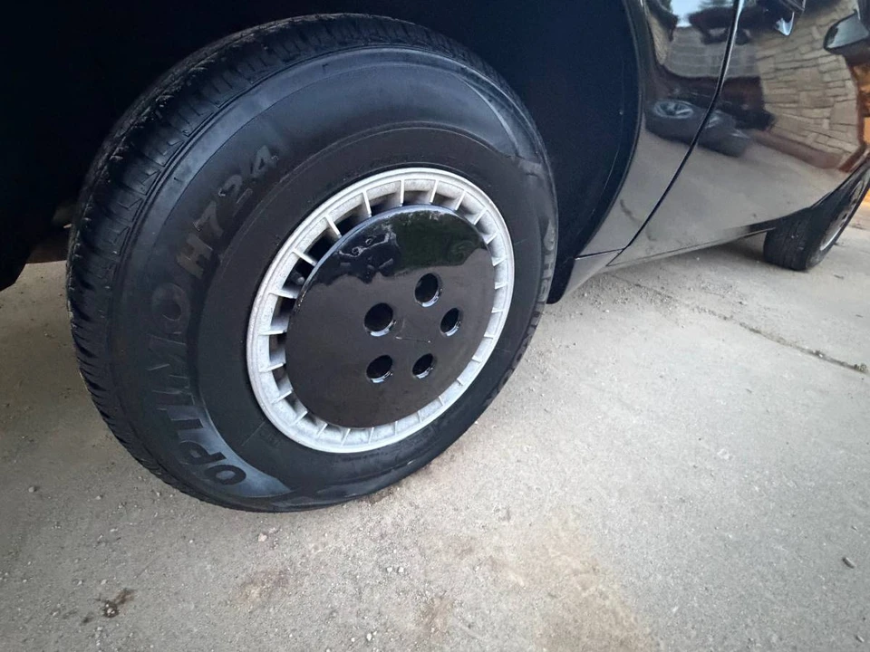 1983 Pontiac - Image 13 of 24